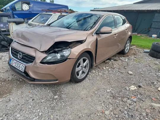 Volvo v40 d2 Karmbol