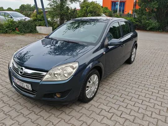 Opel astra 1.7 cdti, odlično stanje, servisirana, reg.11/2026