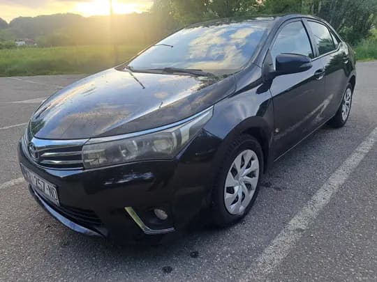 Toyota Corolla Sedan 1.4 D-4D Luna 2015