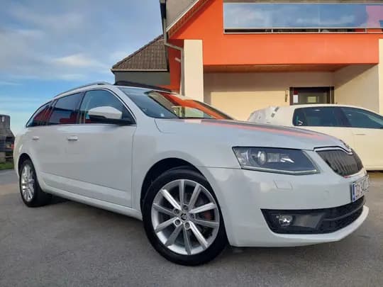 šKODA OCTAVIA 1.6 TDI 81kw,Navi,Panorama,koža,alu 17...