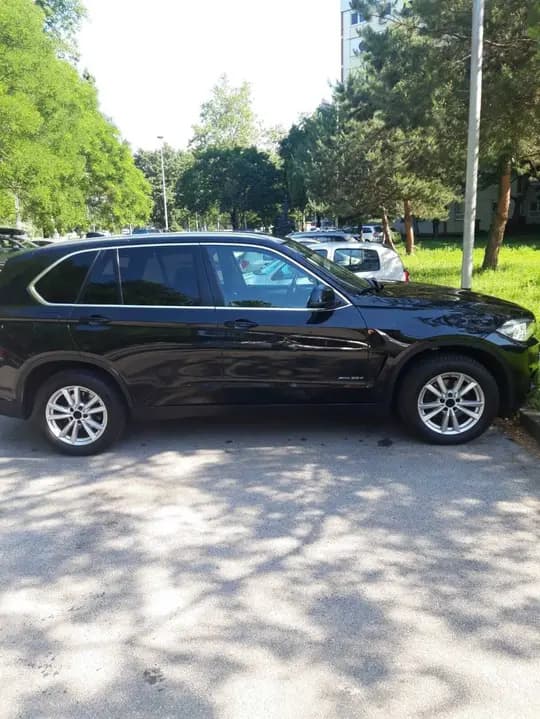 BMW x5 3.0xd,2015 g.full oprema,izvrsno stanje, nove gume, reg 1god,nema troskova prijenosa 