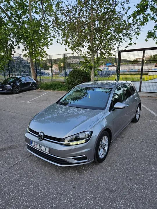 Golf 7.5,facelift,1.6tdi,mod 2018,led,alu,nav,radar...