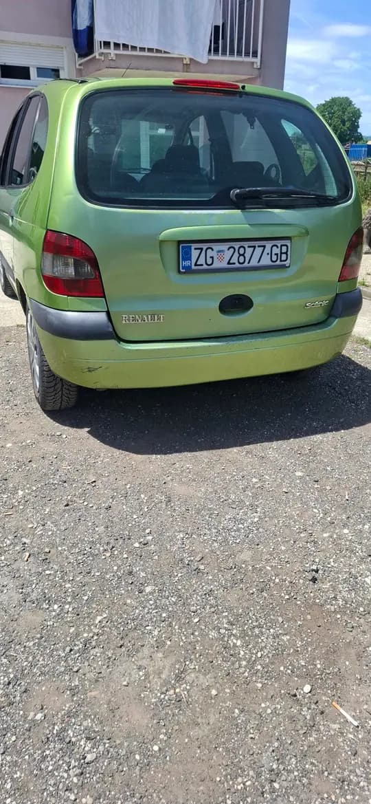 Renolt senic servisiran ispravan dosta servisa napravljeni 