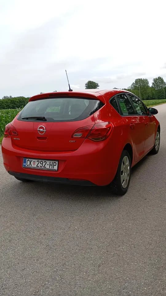 Opel astra J 1.7cdt....reg. godinu dana