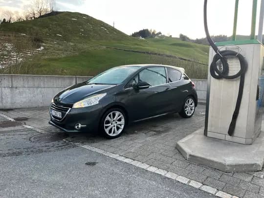 Peugeot 208 1.6 156ks Allure+ Rezerviran