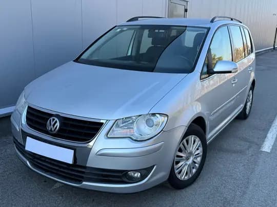 VW Touran 1.6i..Reg godinu dana..Dvozonska klima..Ispis km..Nije uvoz