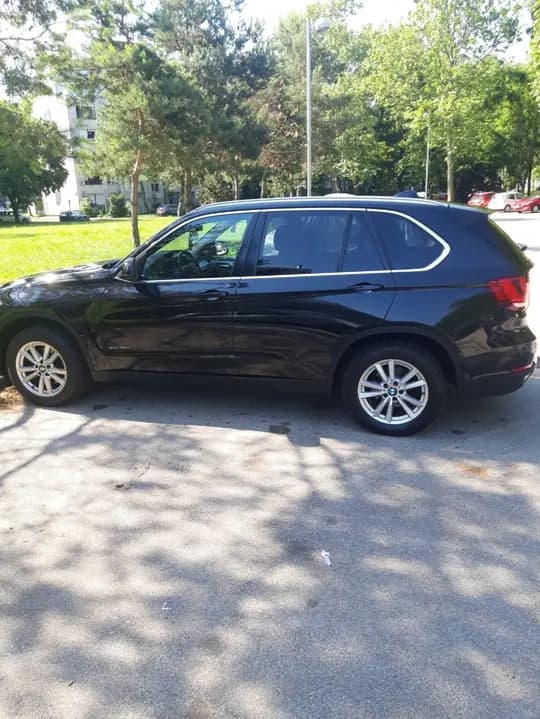 BMW x5 3.0xd,2015, full oprema,izvrsno stanje, cijena sa pdvom 
