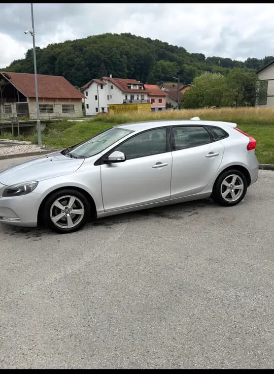 VOLVO V4O D2 HITNO