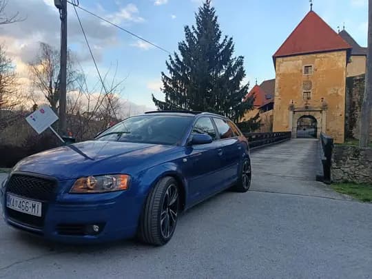 Audi A3 Sportback 2.o TDI , 3x Sline , panorama, 18" alu, nove gume