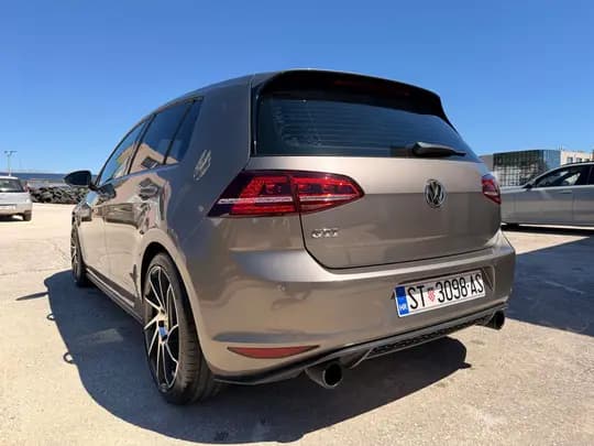 VW GOLF 7 GTI 2017g