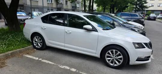 Škoda Octavia 1,6 TDI -PRILIKA, 2 seta conti premium guma/novi diskovi
