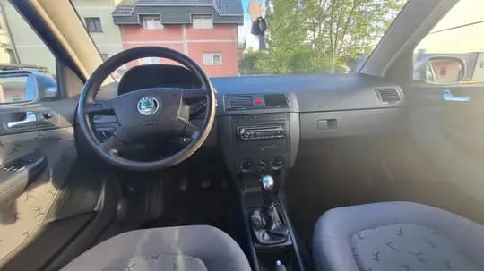Skoda fabia 1.9 tdi,2003g.reg.3/2027,1.vlasnik,280000km,klima,napravljen servis,nije uvoz