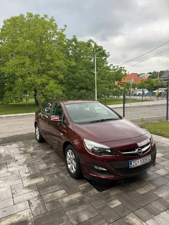 Opel Astra 1.6 cdti prvi vlasnik 98000km