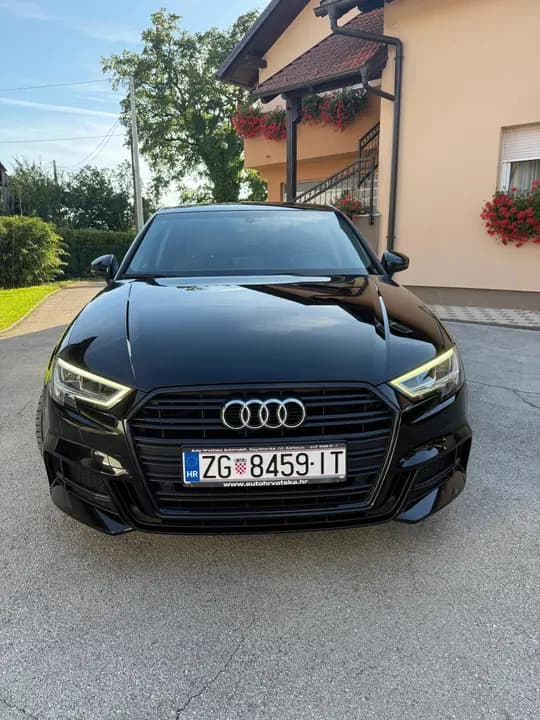 Audi A3 35 TDI Limuzina - S Line + Car Play/Android Auto + zimske gume + povijest servisa 
