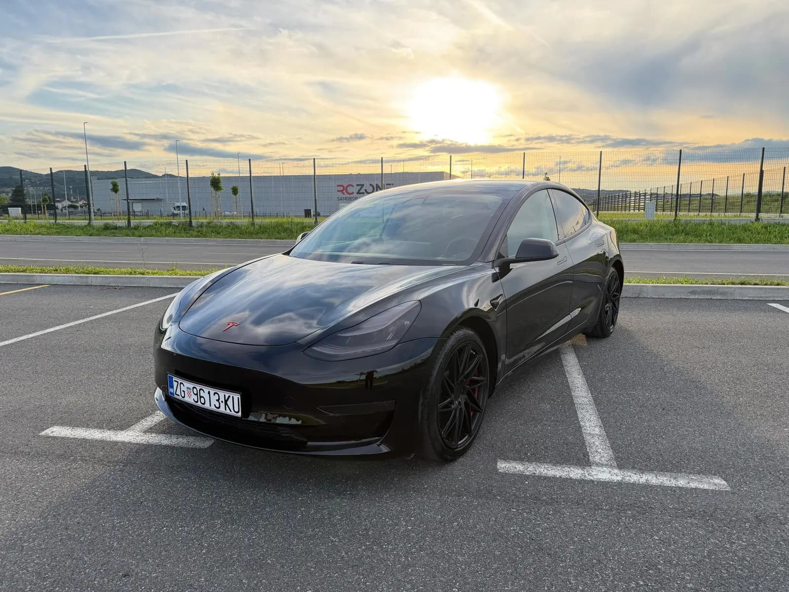 Tesla Model 3 Performance, 513ks, Tvornicka garancija