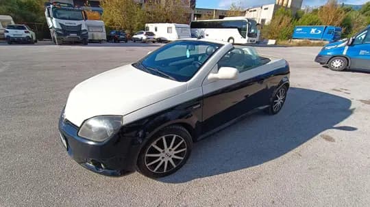 Opel Tigra 1.4 iCanrio  reg do 11 mj 180000 km mala potrošnja 