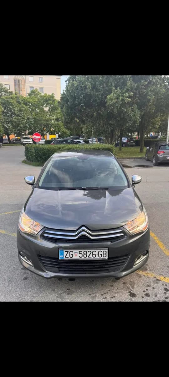 Citroen C4 1,6 e-HDi, upravo odrađen redovni servis - 4800€