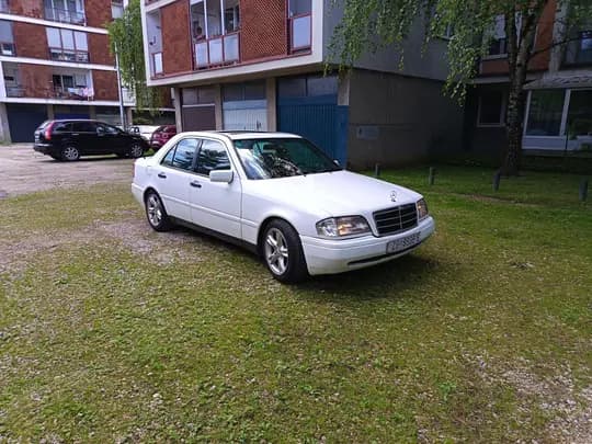 Mercedes C180