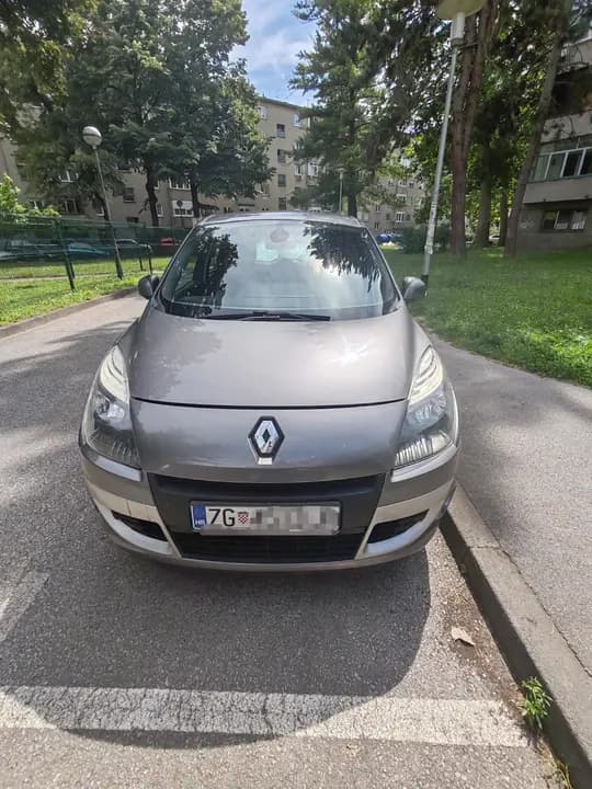 RENAULT MEGANE SCENIC 1.5 DCI 2011. Godište 