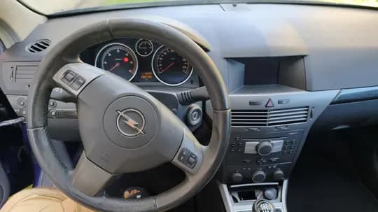 Opel Astra H GTC 1.7 CDTI