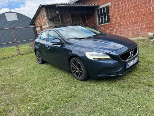 Volvo v40 D2 2016g.