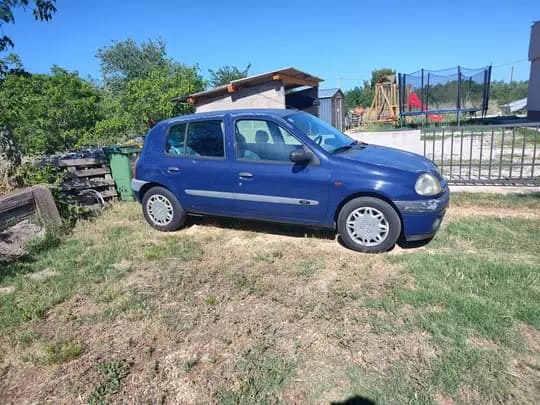 Renault Clio 173000 km, reg. do 05.2027