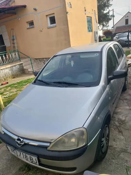 Prodajem auto 
