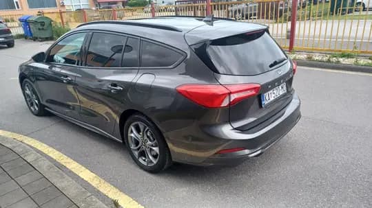 Ford Focus  1.0  evo boost  135ks