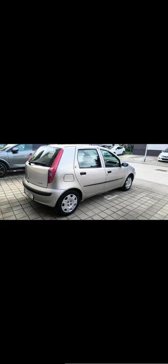 Fiat Punto 1.2  reg 1.god KLIMA