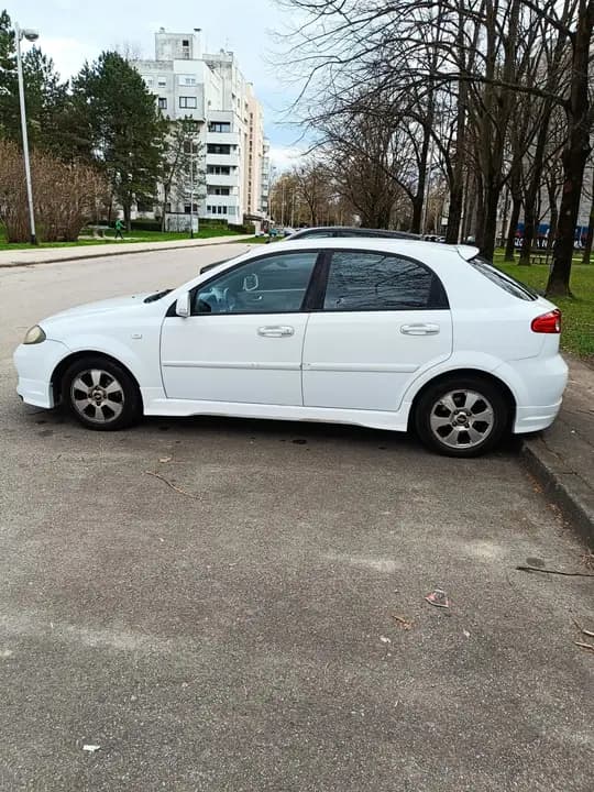 Chevrolet Lacetti 1,4 SX registriran do 2.6.2027.