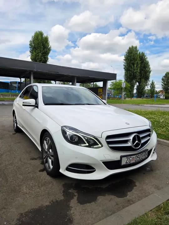 Mercedes E klasa 220d Bluetec