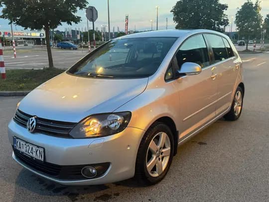 GOLF 6 PLUS 1.2 TSI 2010 GODINA,166 tisuća KM SERVISNA,VLASNIK 4 GODINE.