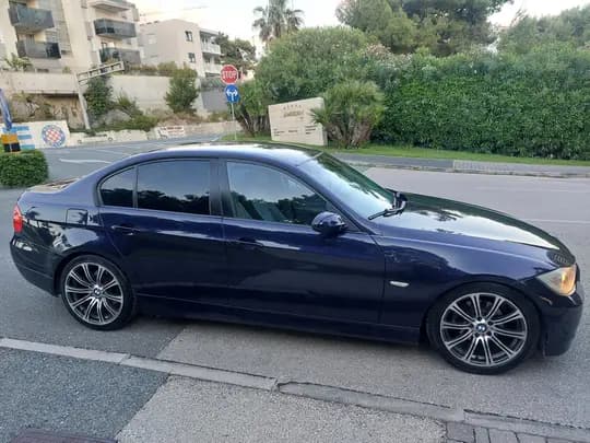 BMW E90 320D 