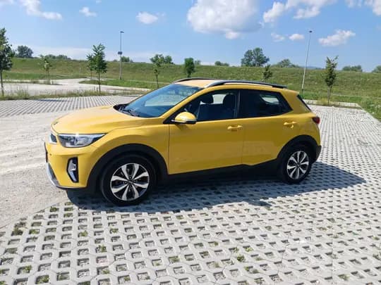 KIA STONIC 2021. god – Tvornička Garancija, 1 Vlasnik, Kompletna Povijest