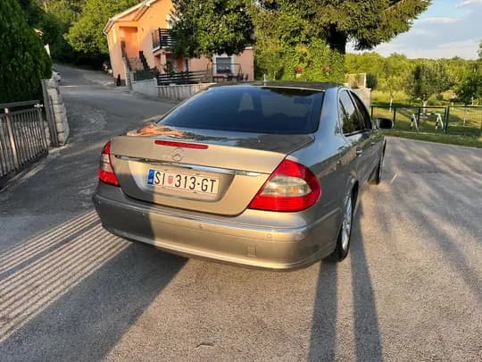 Mercedes E220CDI,automatik,šiber,el.kuka,reg 1/2027