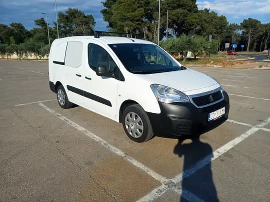 Peugeot Partner Avantage 1.6 HDI - produženi, 3 sica, klima, pdc, multimedija