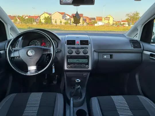 VW Touran 1.6i..Reg 05/27..Dvozonska klima..Ispis km..Nije uvoz