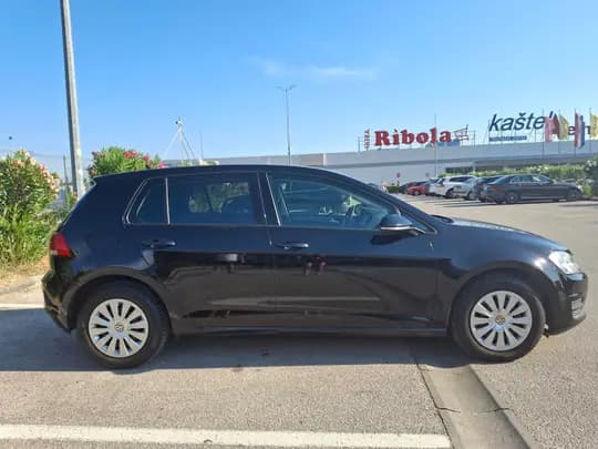 GOLF 7 TDI 81KW-EURO 6 -MOD.2016.-REG.06.2027.- 172 000 KILOMETARA--RADAR--ADPTIVNI TEMPOMAT....