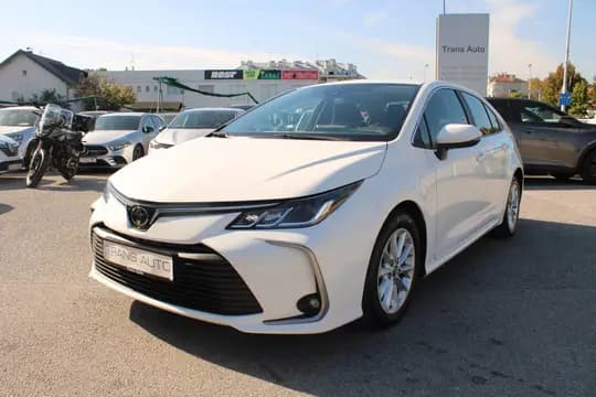 Toyota Corolla Sedan 1.5 VVT-i -nije uvoz