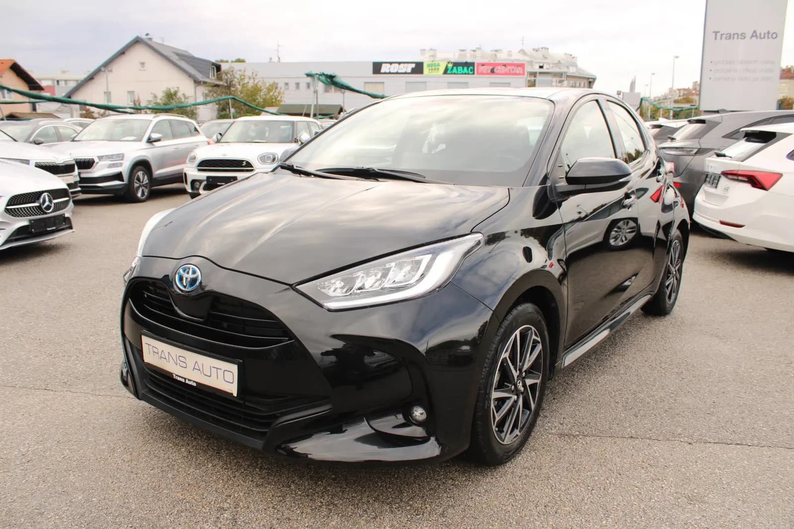 Toyota Yaris 1.5 Hybrid AUTOMATIK *KOMANDE ZA INVALIDE*