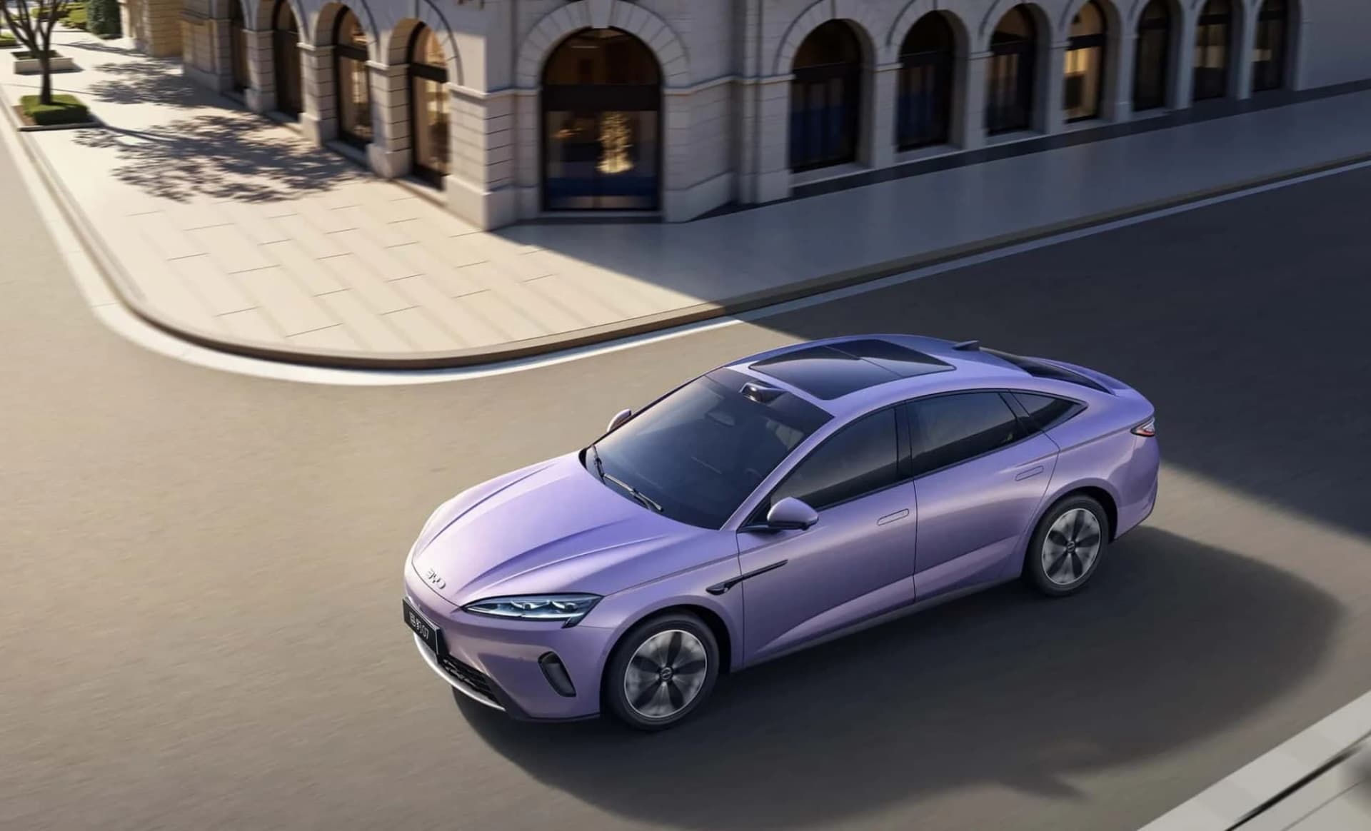 BYD Seal 07 stiže po konkurentnoj cijeni i s munjevitim punjenjem, cilja na Teslin Model 3