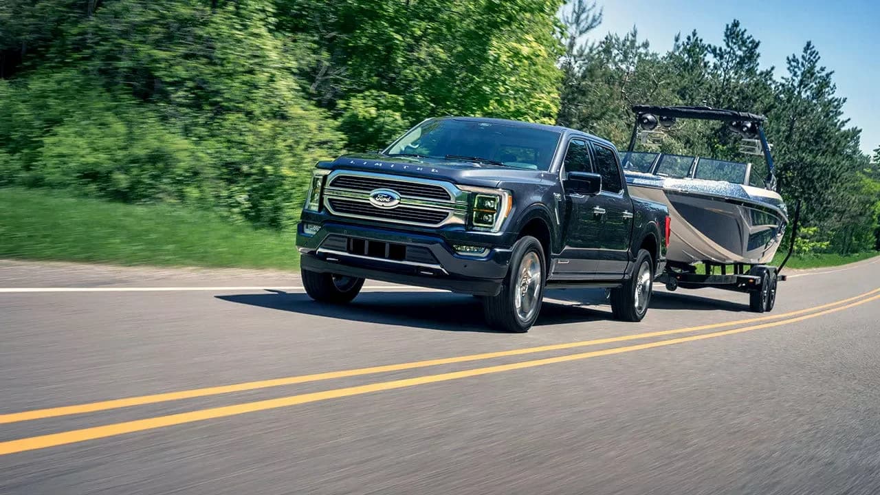 Ford opoziva milijune kamioneta i SUV-ova zbog softverske greške sustava kočenja prikolice i drugih problema
