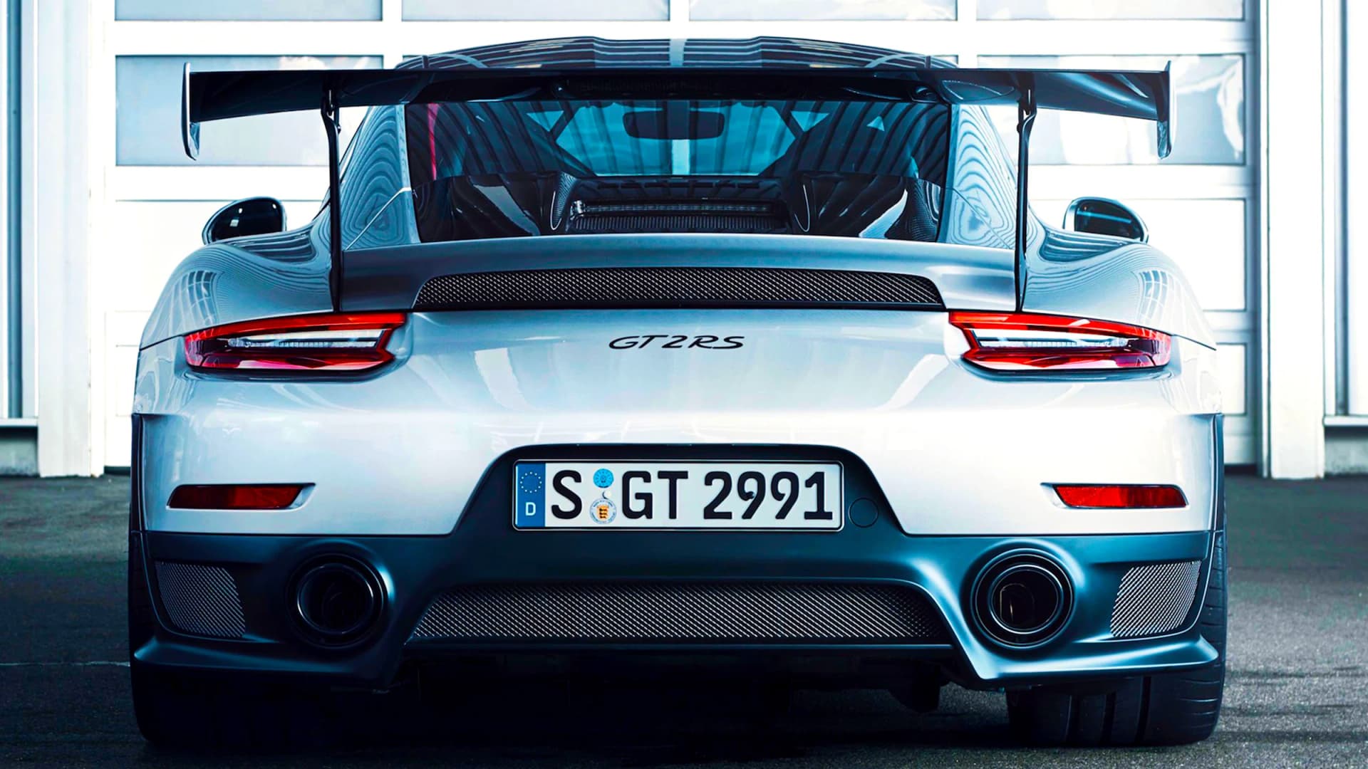 Porsche 911 GT2 RS s 40 km na satu prodan za nevjerojatnih 710.000 dolara, unatoč kvaru