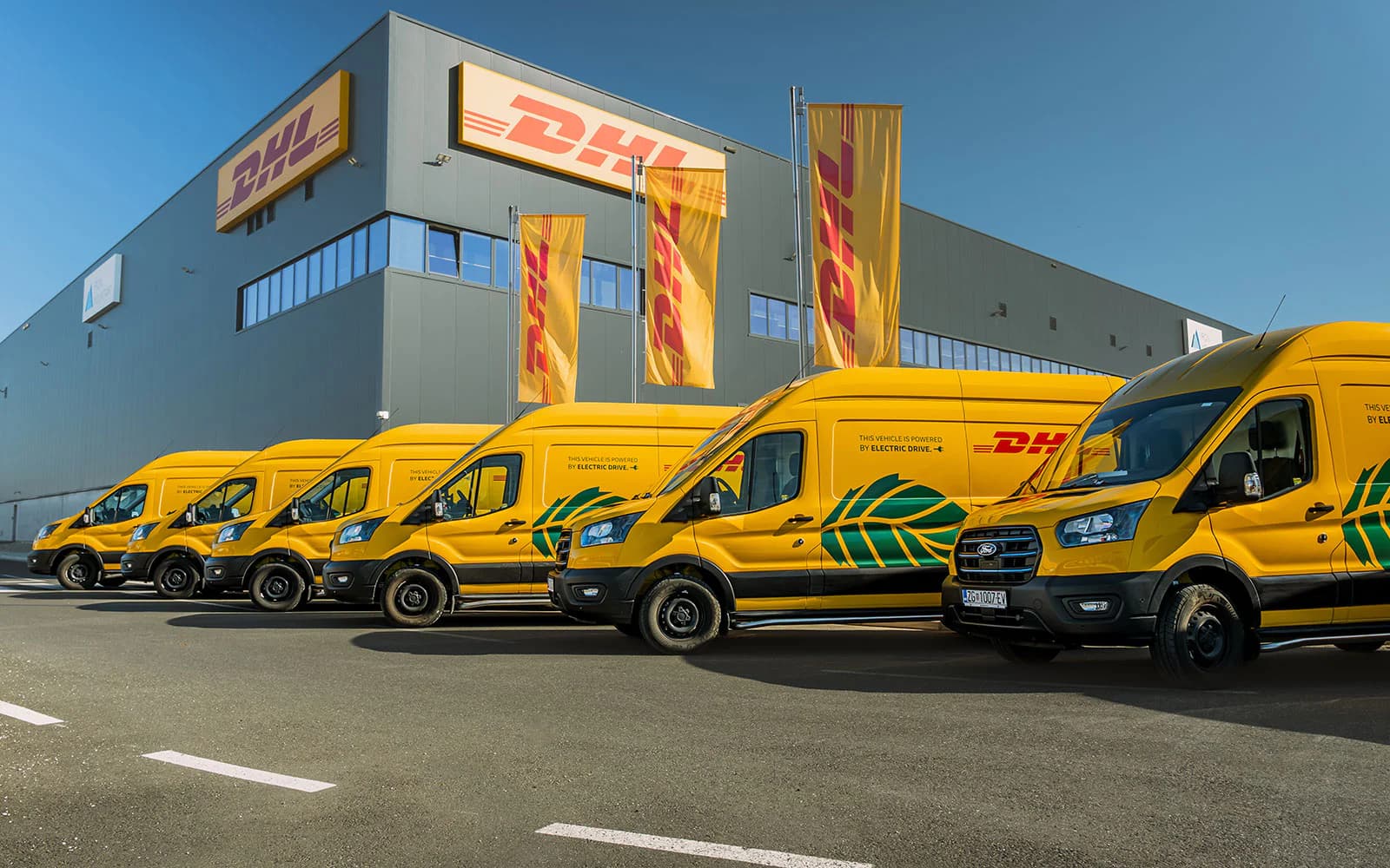 Ford E-Transit za DHL: Deset električnih dostavnih vozila za održivu dostavu