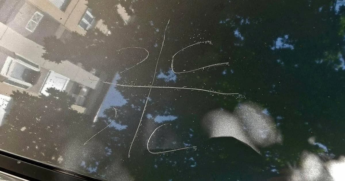 Vandalizam u Španskom: Automobil sina vukovarskog branitelja oštećen, urezan simbol '4C'
