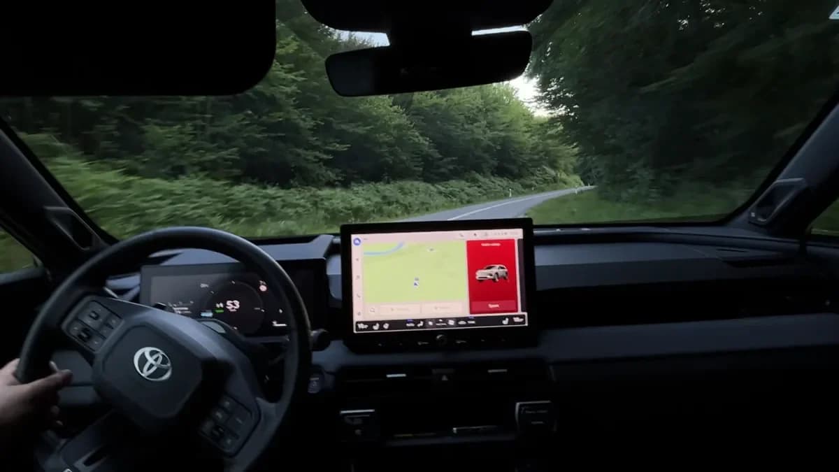 Testirali smo Toyota RAV4 GR Sport: Obiteljski SUV s dozom sportske elegancije
