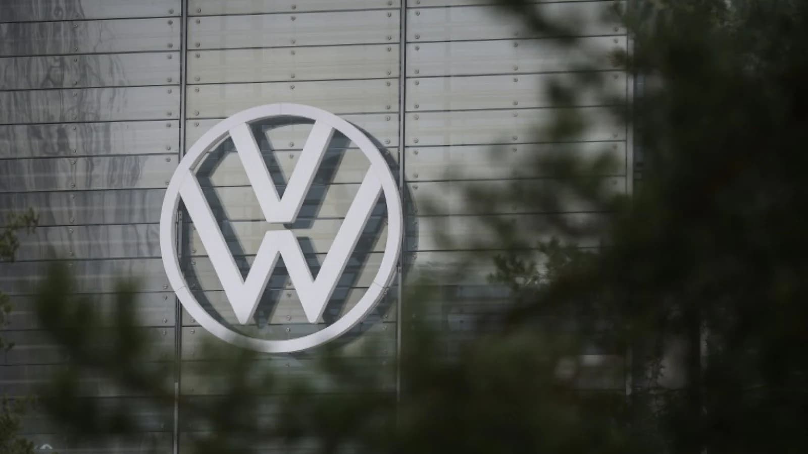 Volkswagen razmatra smanjenje do 100.000 radnih mjesta, analitičari upozoravaju na taktički potez