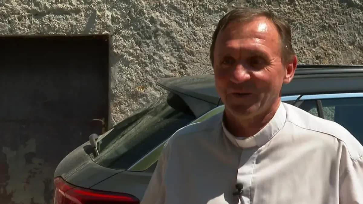 Župljani kupili nov automobil svećeniku, a on ga darovao potrebitima