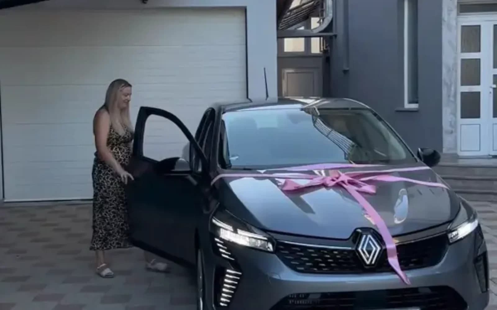 20 godina vjernosti nagrađeno automobilom: Radnici uručen vrijedan dar