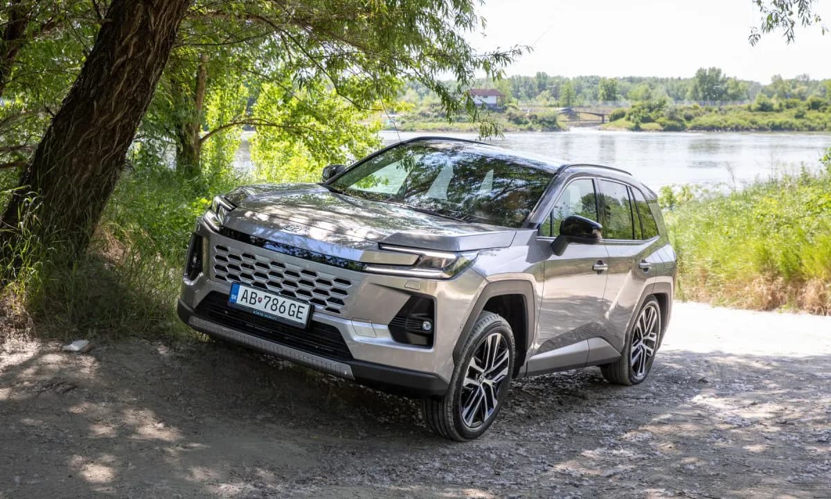 Stručnjak poručuje: 'Kupnjom novog automobila bacate novac' – pokazuje SUV star 20 godina
